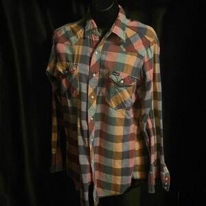 Wrangler multi colored  shirt 15 1/2 x 33 preshrunk